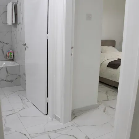 Apartment,near The Pinikoudes * Larnaka