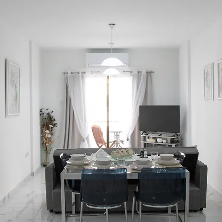Apartment Apartment,near The Pinikoudes *