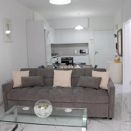 Apartment,near The Pinikoudes Larnaka