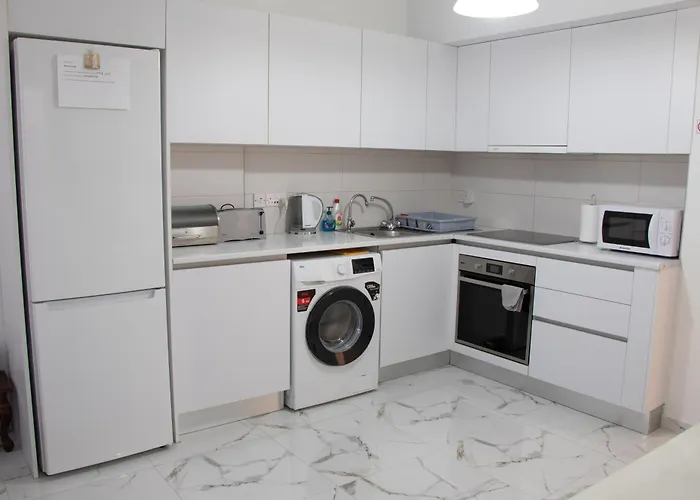 Apartment,near The Pinikoudes *