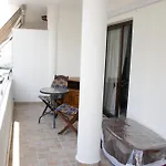 Apartment,near The Pinikoudes Apartamento Larnaca