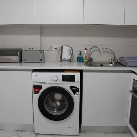 Apartment,near The Pinikoudes * Lárnaca