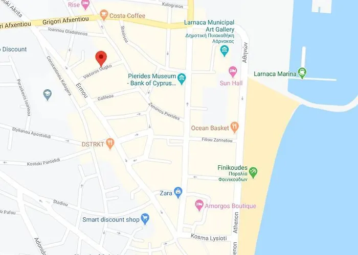 Apartment,near The Pinikoudes アパート